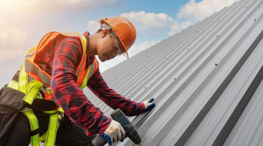 Expert Emergency Roof Repairs services in Warrensburg, IL